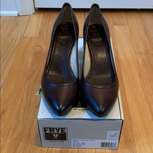 Frye Regina Pumps
